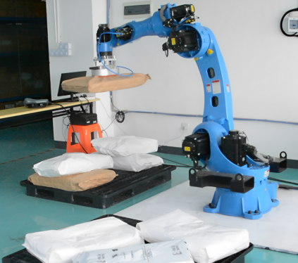 エレクトロニクス製造および家庭用家具産業におけるフウェイのインテリジェントロボットのアンスタックとパレタイズの適用